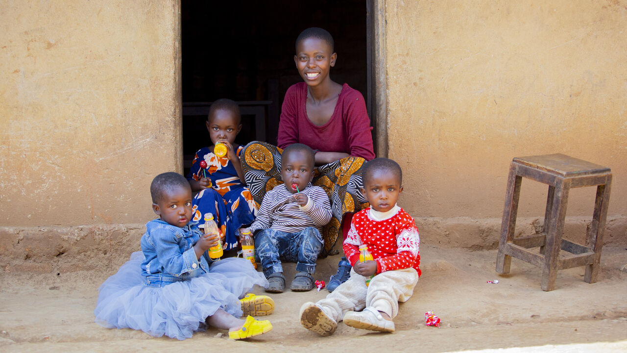 Tanzania's aHero programme: How Tamasha is helping adolescent mothers access lifesaving support